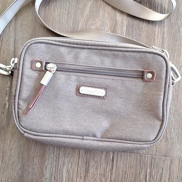 Baggallini Grey Crossbody Purse - Picture 2 of 4
